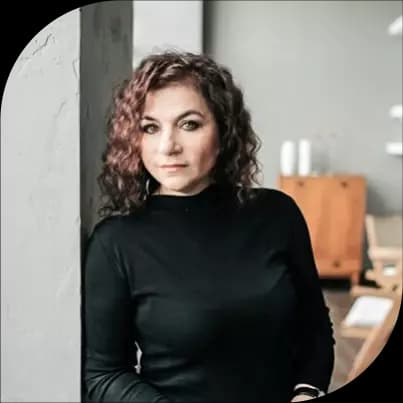 Яна Гусева — автор программ и основатель AgentTerra